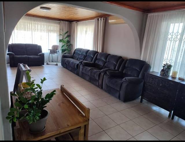 3 BEDROOM HOUSE FOR SALE IN SHALLCROSS